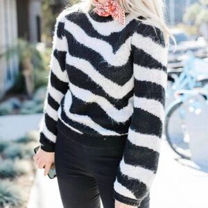 Who What Wear Mock Neck Animal Print Pullover Sweater Black & White Size S
